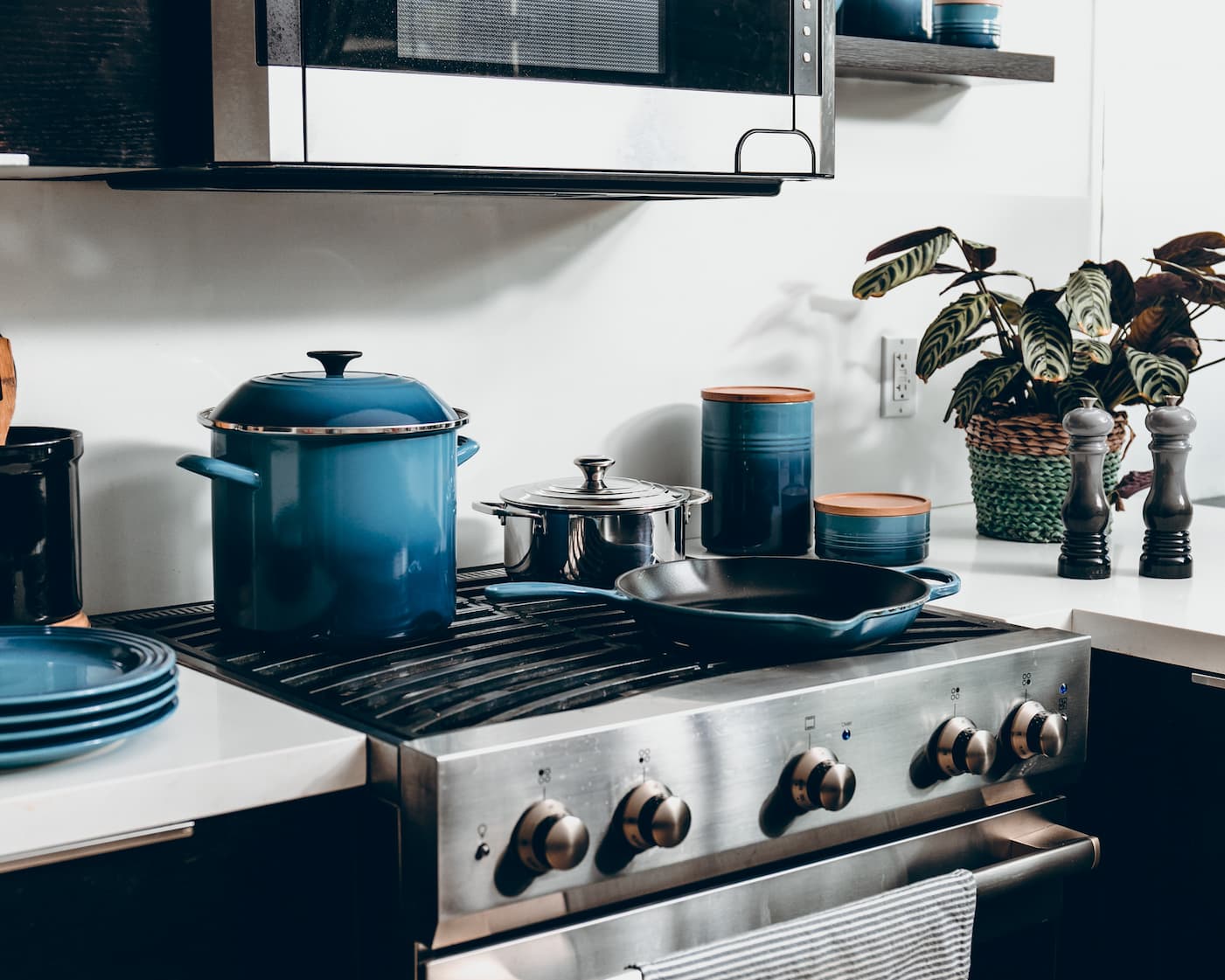Is it any wonder why chefs and renters prefer gas stoves?&nbsp;(Credit: Getty Images)